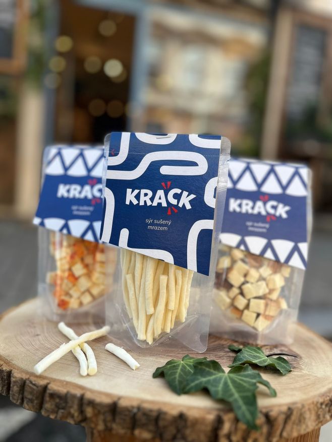 KRACK – jednou krekneš a už nepřestaneš! 🔥🧀 Farmářské sýry a sýrové nitě, ručně vyráběné a mrazem sušené, takže si...