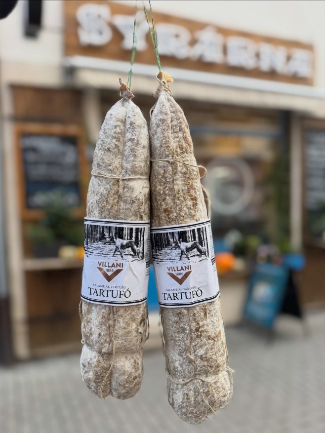 No jó…zase lanýže 🙄🤩✨ #lanyz #tartufo #salam #salametartufo #delikatesy #gurman #foodlover #syrarna #syrarnapodebrady...